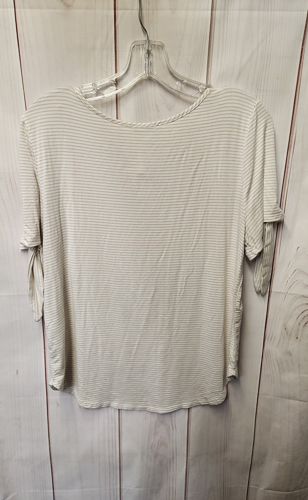 Green Envelope Women's Size M Beige Short Sleeve Top