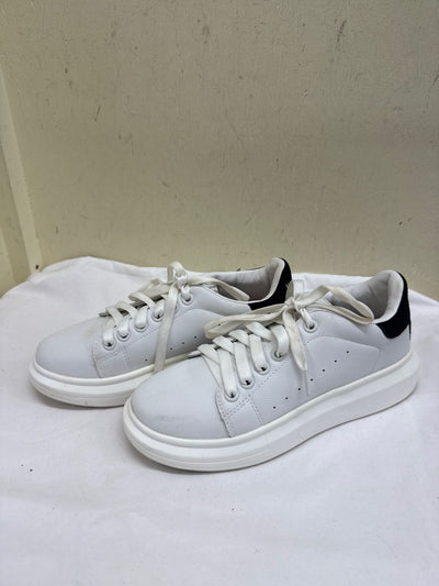 New Endostar Women's Size 9 White Sneakers Shoes