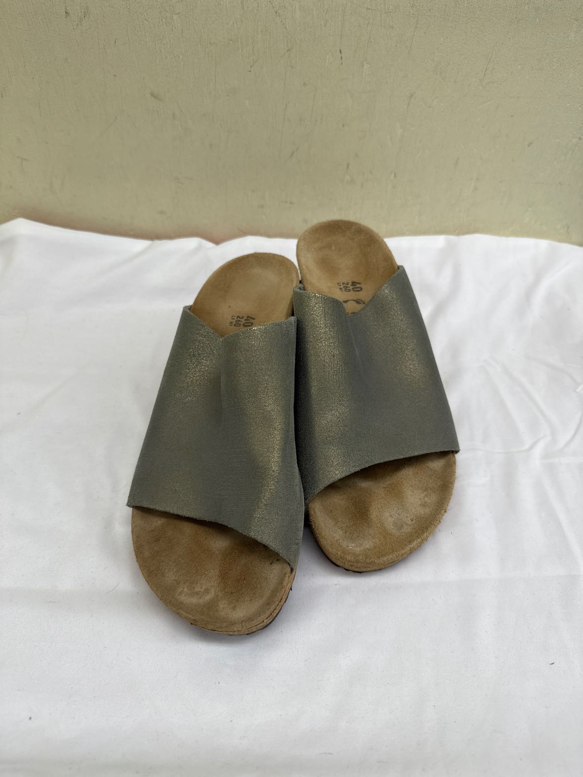 Papillon Women's Size 9 Gray Sandals
