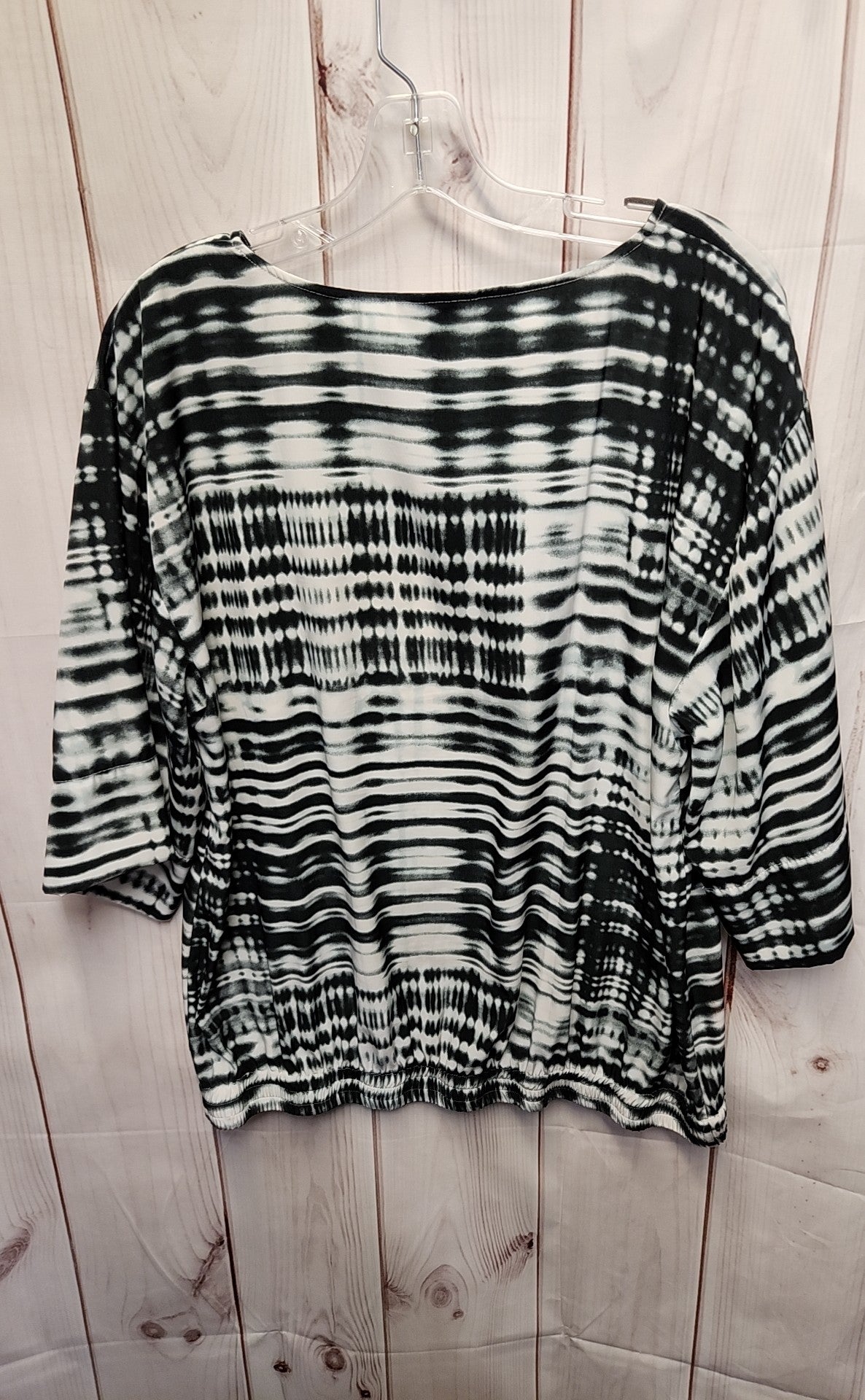 Chico's Women's Size L Black & White 3/4 Sleeve Top