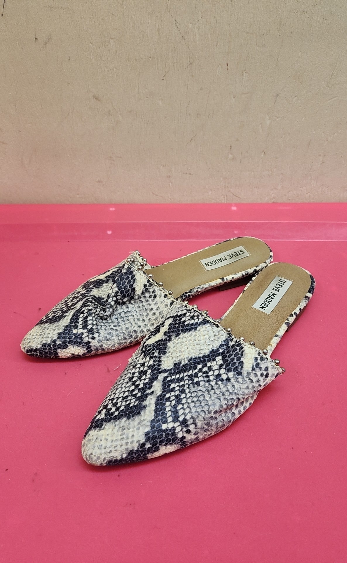 Steve Madden Women's Size 8 Beige Snakeskin Flats