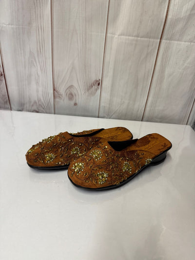 VTG April Cornell Women's Size 38 = 7-1/2 Brown Clogs