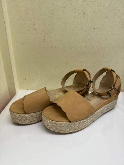 Ccocci Women's Size 8-1/2 Tan Sandals