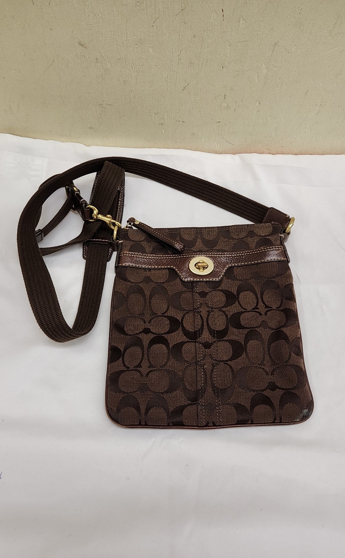 Coach 40688 Signature Canvas Swingback Brown Purse Bag