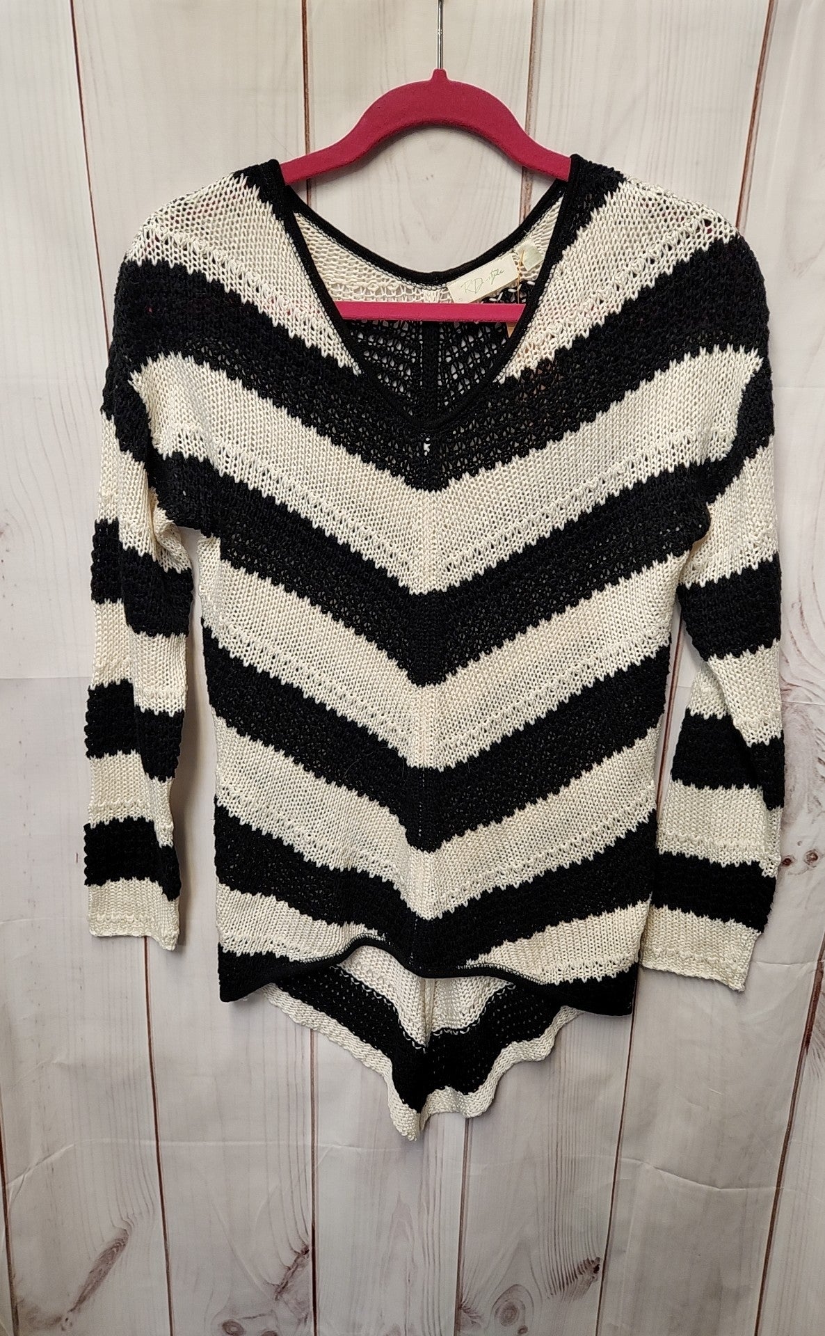 RD Style Women's Size M White & Black Sweater