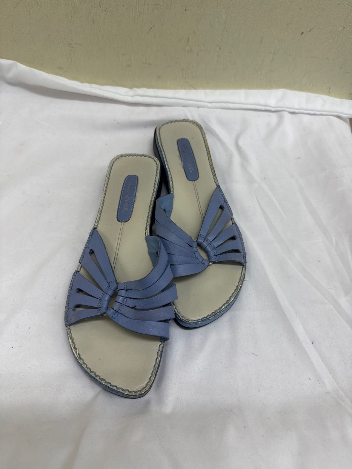 Easy Street Women's Size 8-1/2 Blue Sandals Shoes