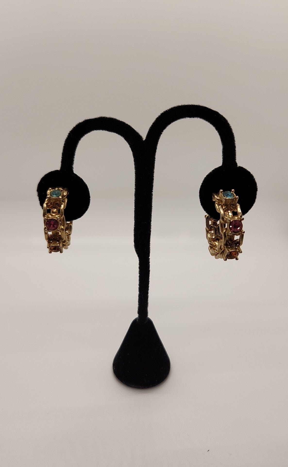 Sarah Coventry Gold Vtg Chain Hoop Rhinestone Crystal Blue Pink Amber Earrings