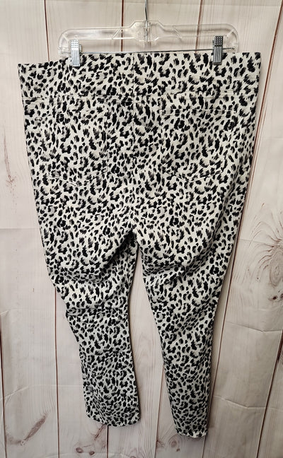 NYDJ Women's Size 16 White & Black Animal Print Pants