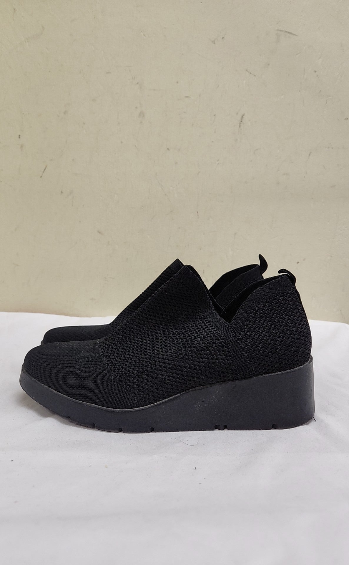 Anne Klein Women's Size 6-1/2 Black Pumps Shoes