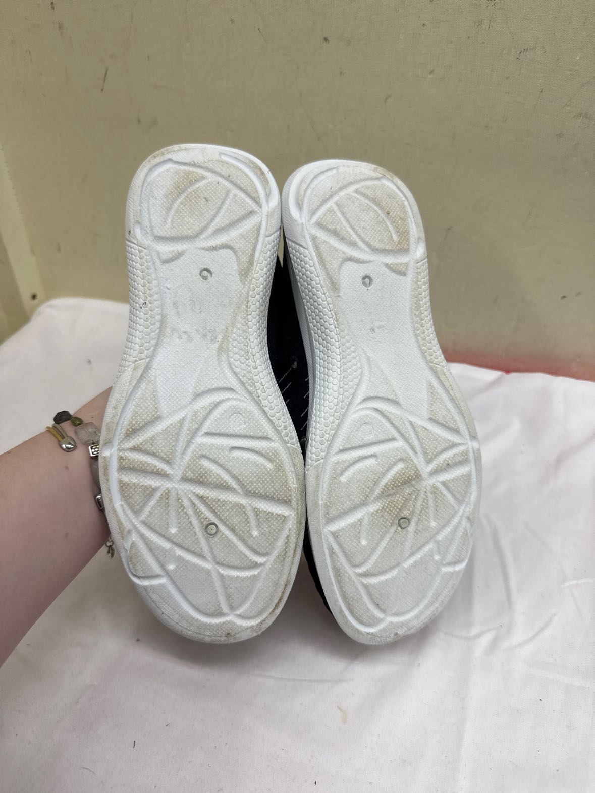 Danskin Women's Size 8-1/2 Black Sneakers