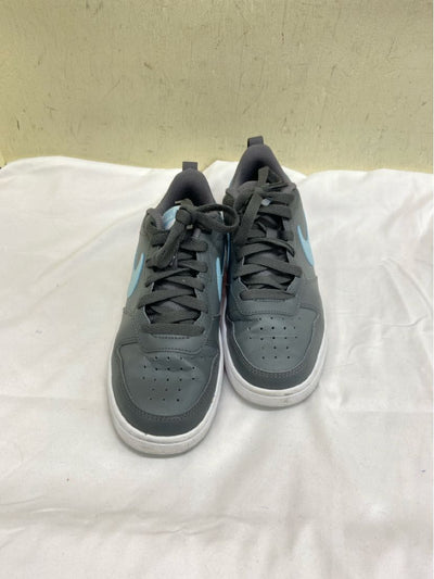 Nike Court Borough Low 2 Girl's Size 5 Gray Sneakers