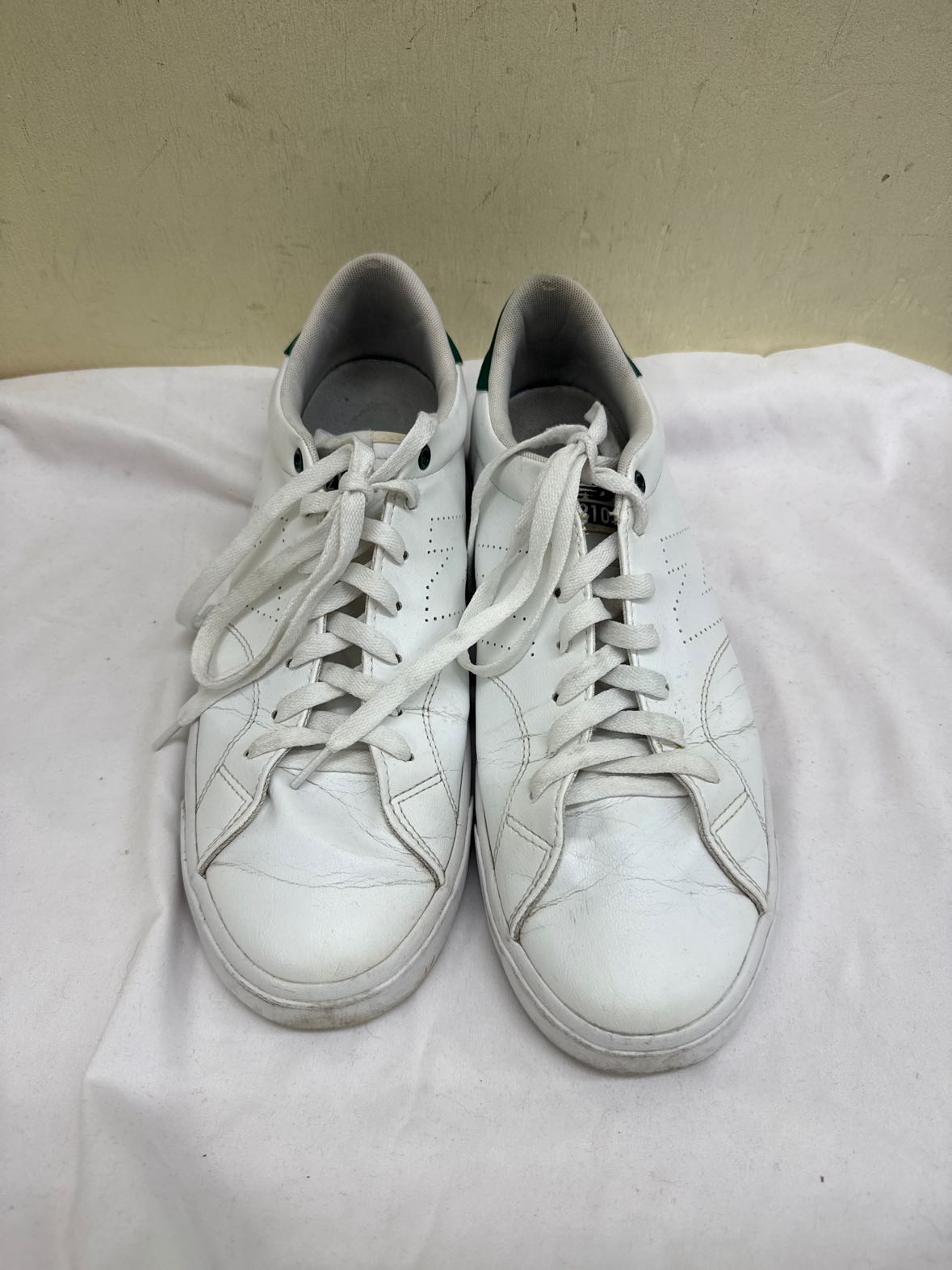 New Balance Men's Size 11 White Sneakers Shoes