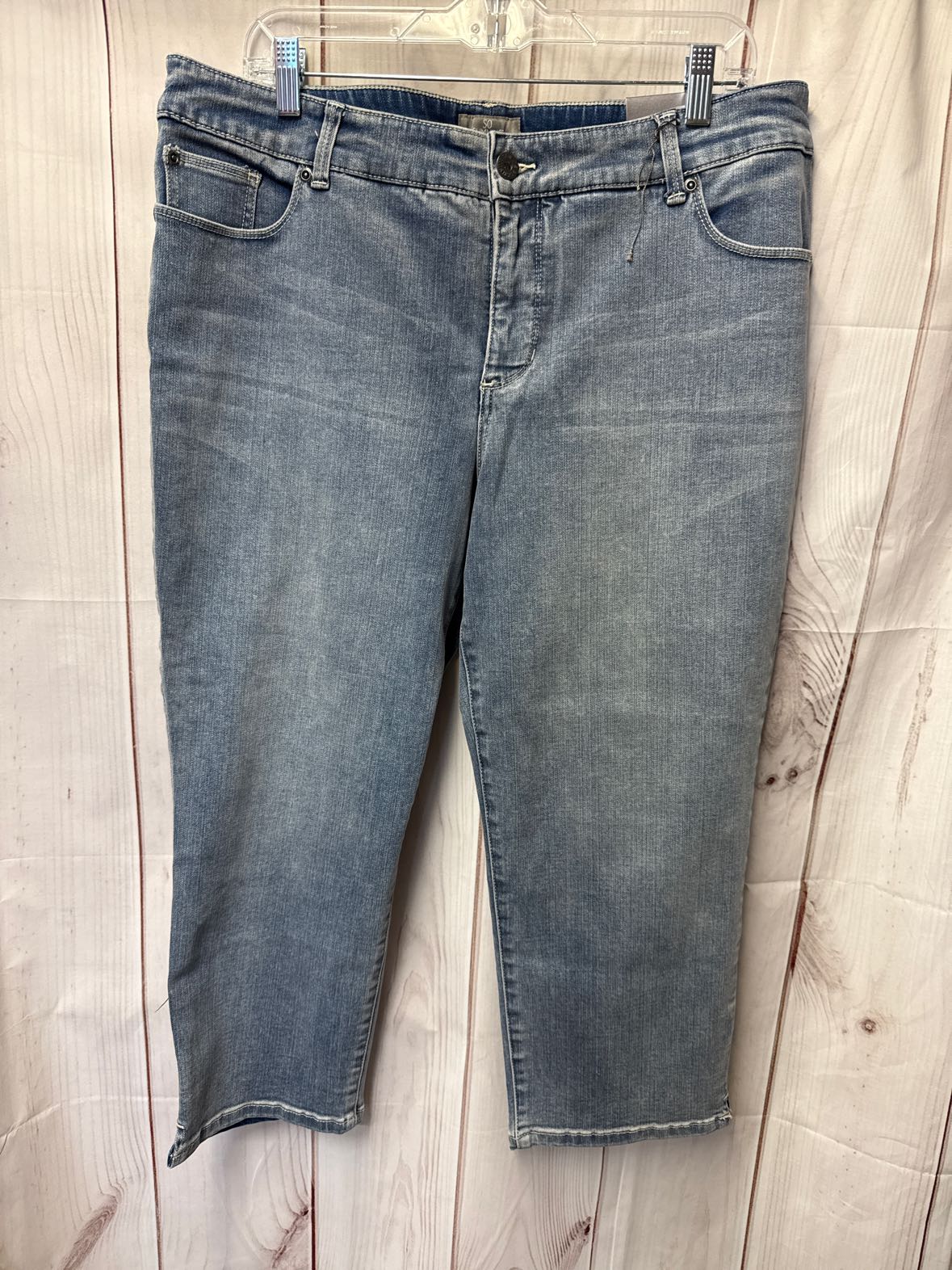 NWT Chico's Women's Size 3 = US16 Blue Jeans So Slimming Crop