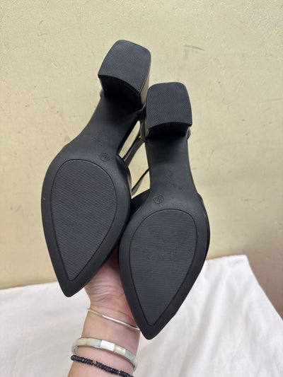 Women's Size 7-1/2 Black Pumps Shoes