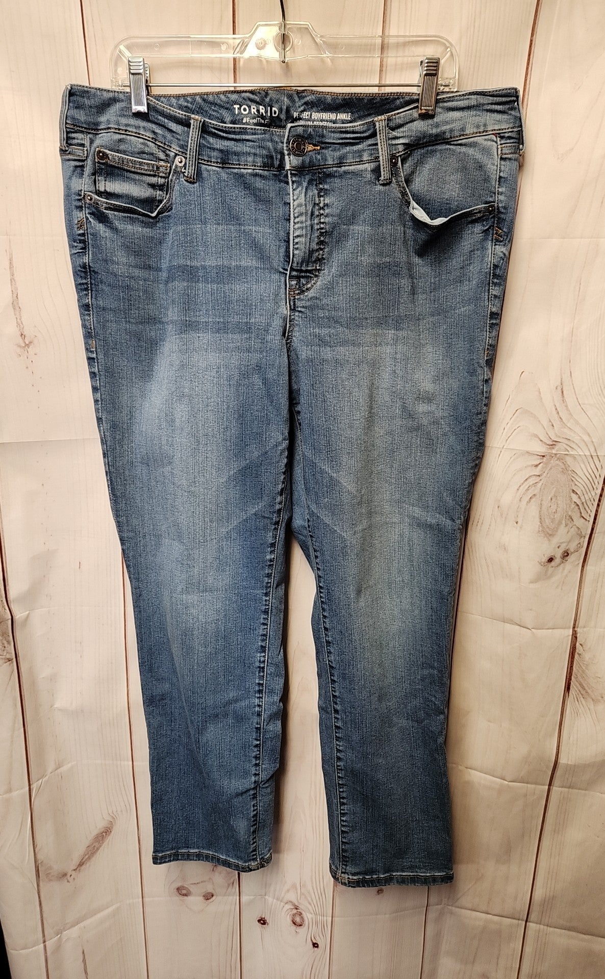 Torrid Women's Size 33 (15-16) Blue Jeans Perfect Boyfriend Ankle