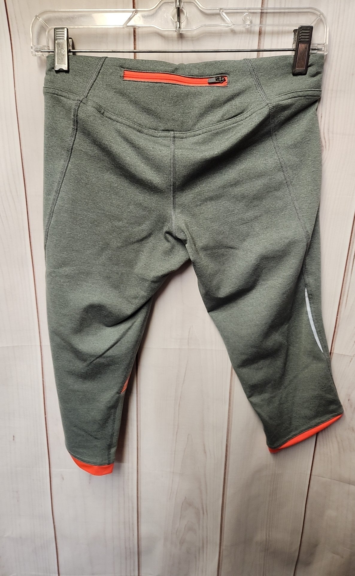 North Face Women's Size S Green Active Capris