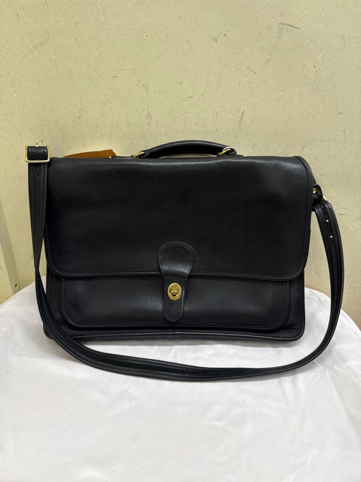 VTG Coach 5180 Metropolitan Black Leather Messenger Laptop Briefcase