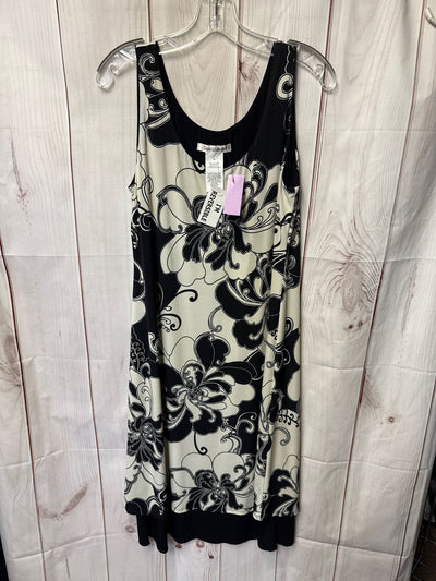 Travel Smith Women's Size M White & Black Reversible Dress