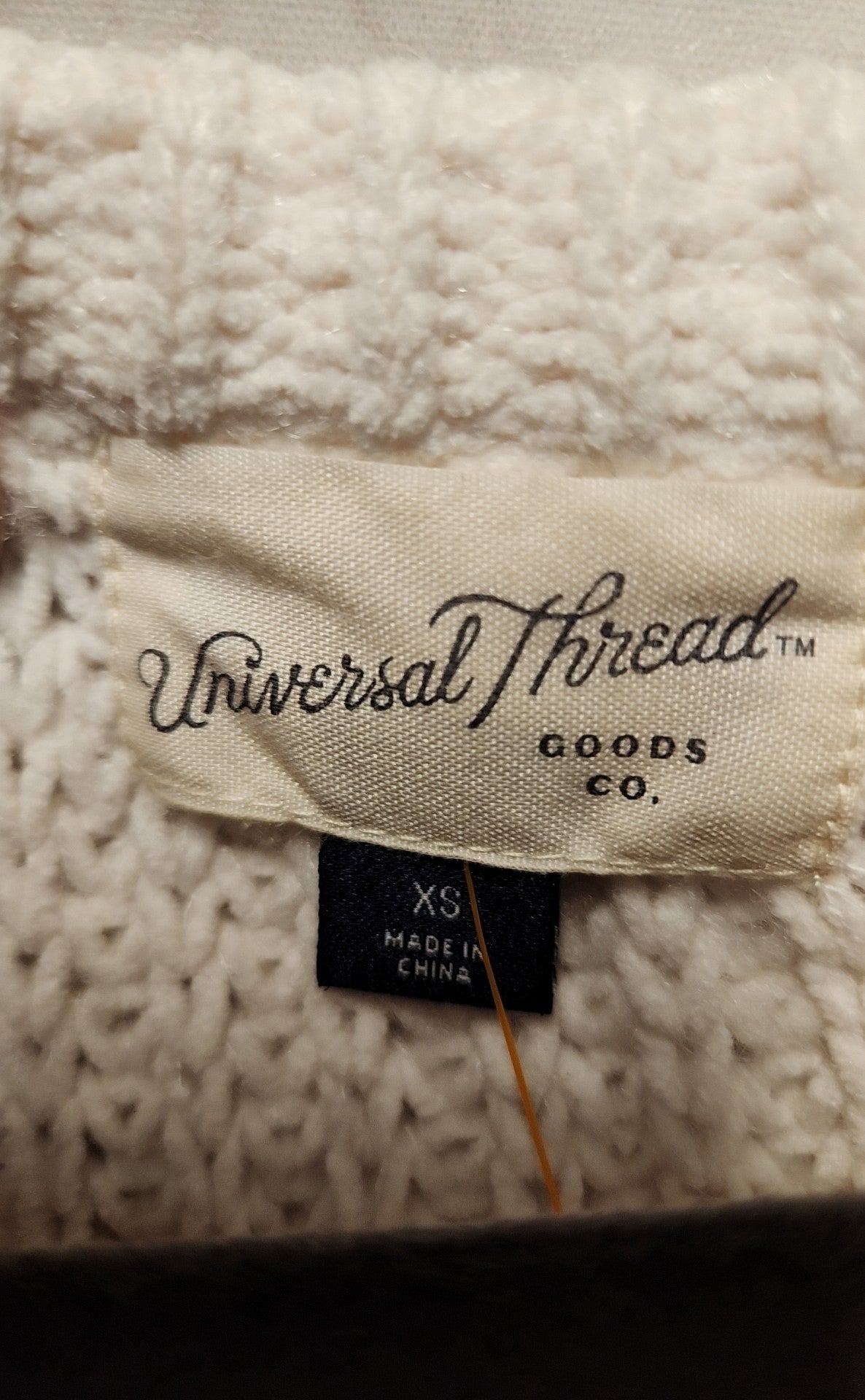 Universal Thread Women's Size XS White Sweater