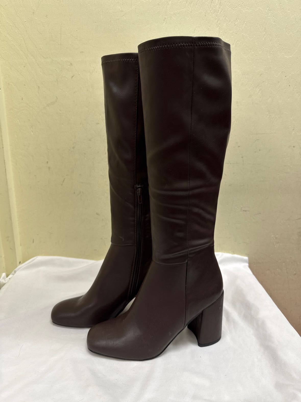 Madden girl Women's Size 9 Brown Boots Shoes