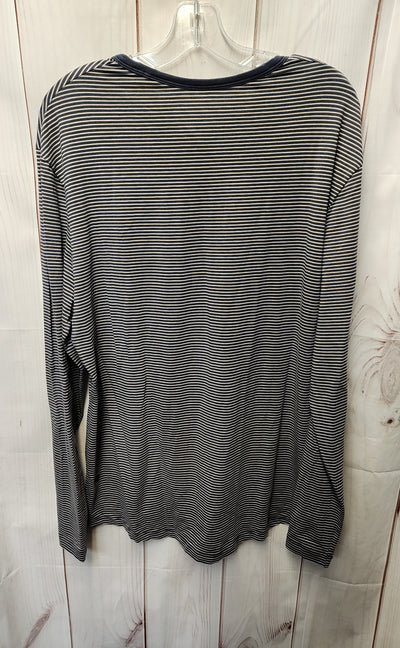 Lululemon Men's Size L Navy Shirt