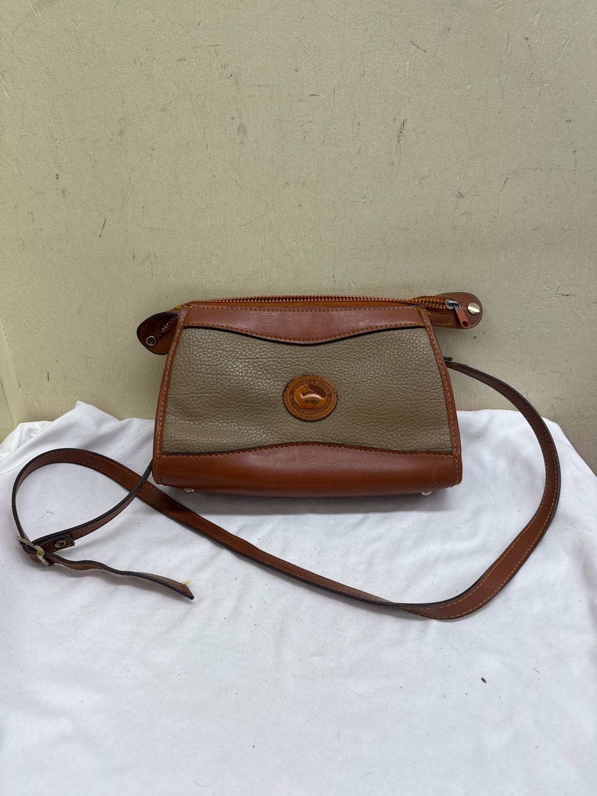 VTG Dooney & Bourke Taupe Leather Crossbody Purse Bag AS IS - marks