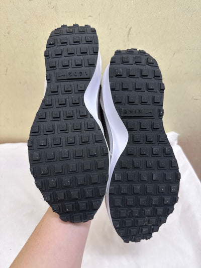 Nike Waffle Debut Women's Size 9 White Sneakers Shoes