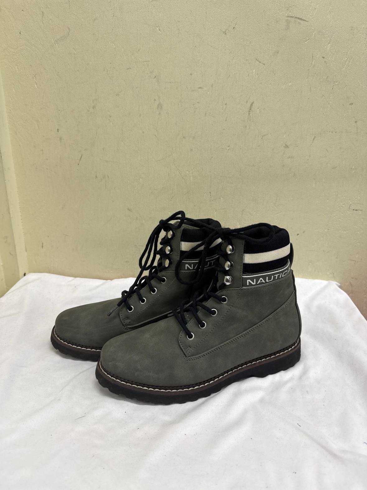 Nautica Women's Size 7-1/2 Green Boots Shoes