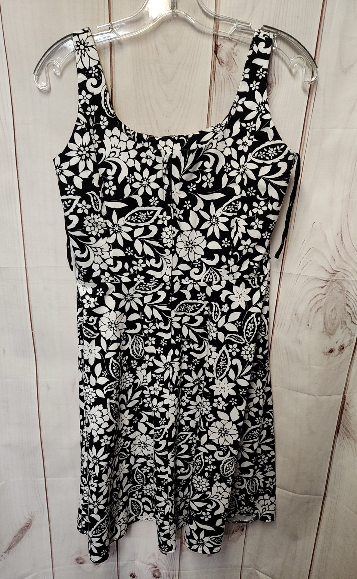 Breakin Loose Women's Size 8 Black & White Dress