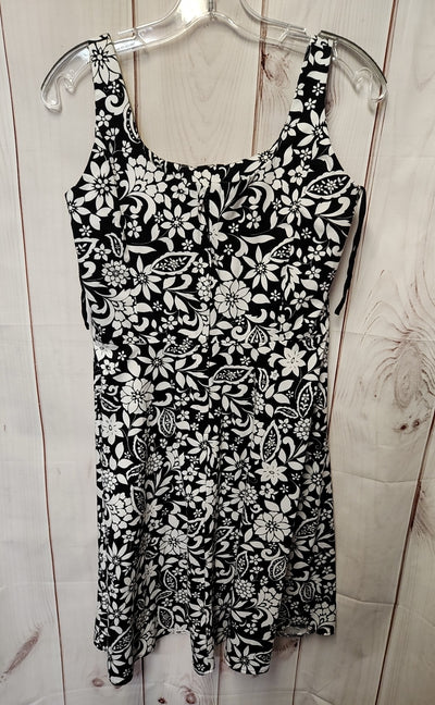 Breakin Loose Women's Size 8 Black & White Dress