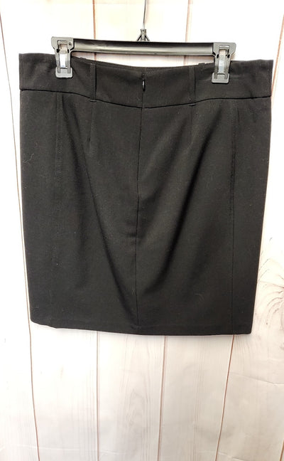 Daisy Fuentes Women's Size 10 Black Skirt