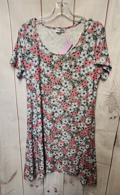 Beyond This Plane Women's Size XL Green Floral Dress