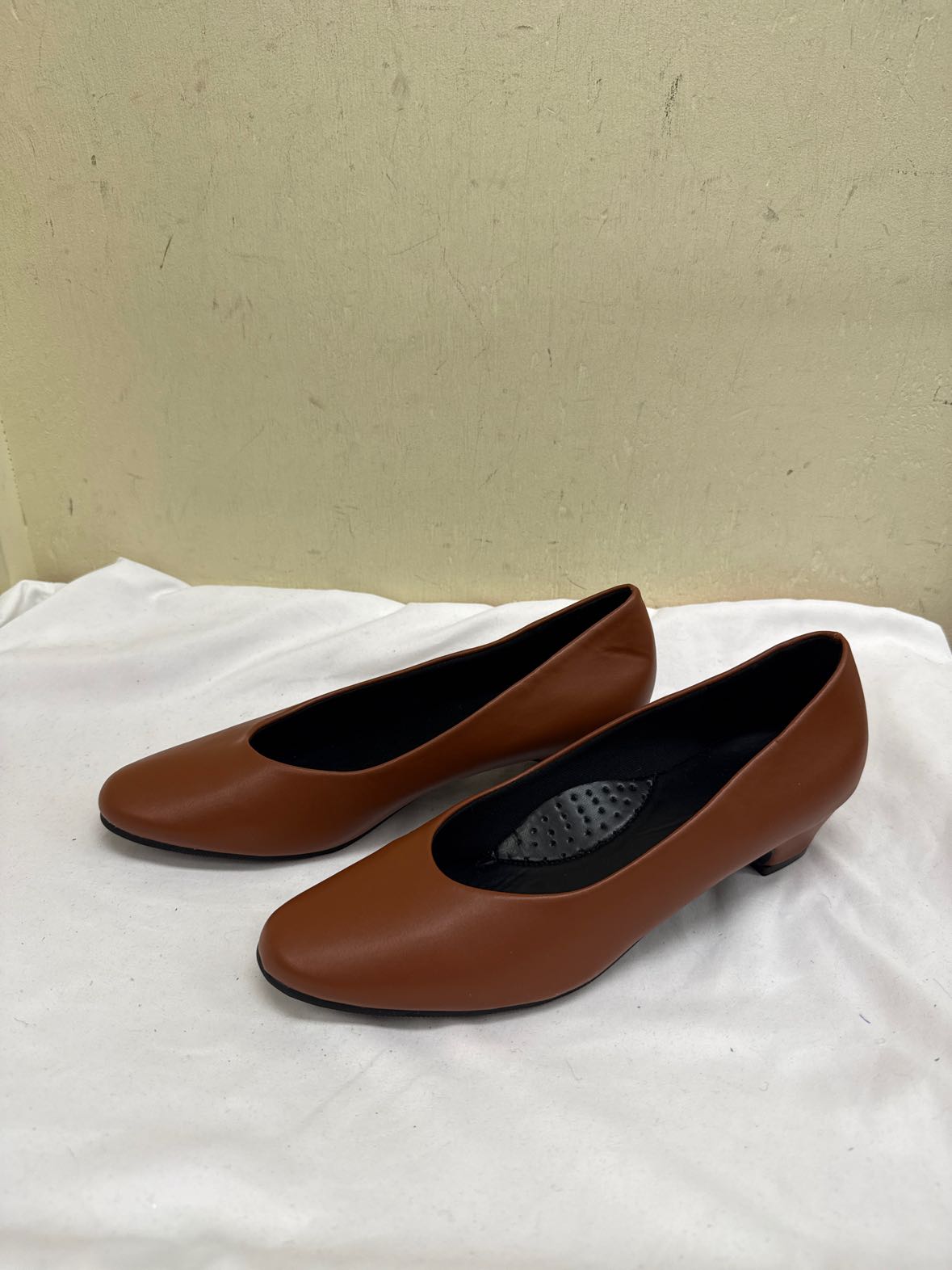 Angel Steps Women's Size 10 Brown Pumps Shoes