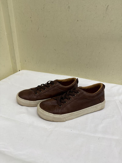 Old Navy Boy's Size 2 Brown Shoes