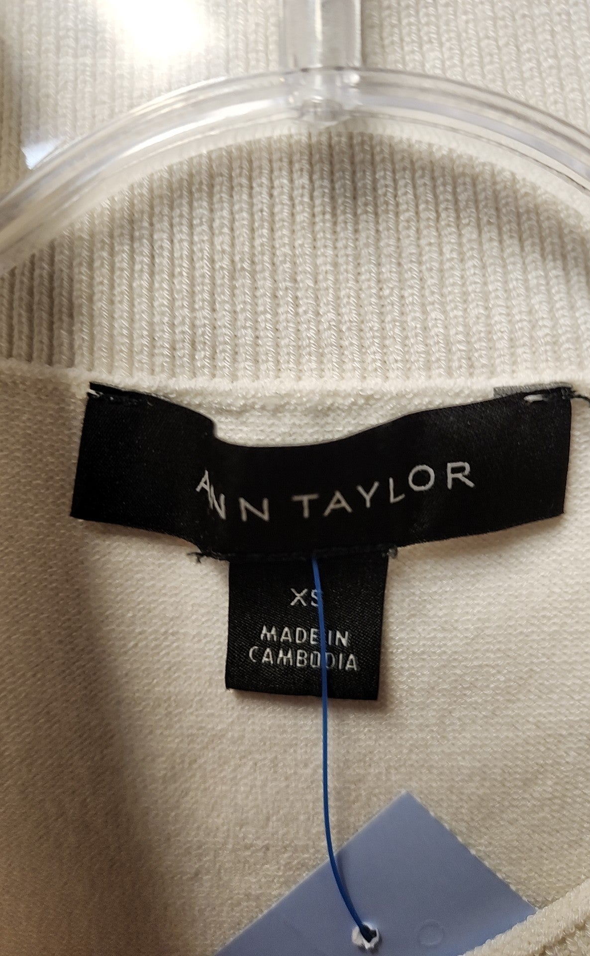 Ann Taylor Women's Size XS White Sleeveless Top