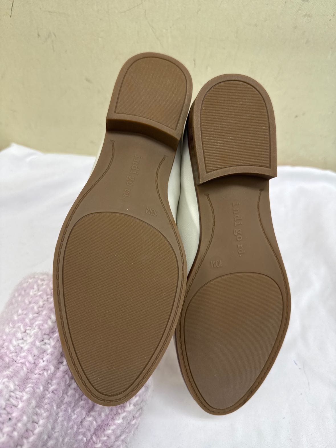 Indigo rd. Women's Size 10 White Flats Shoes