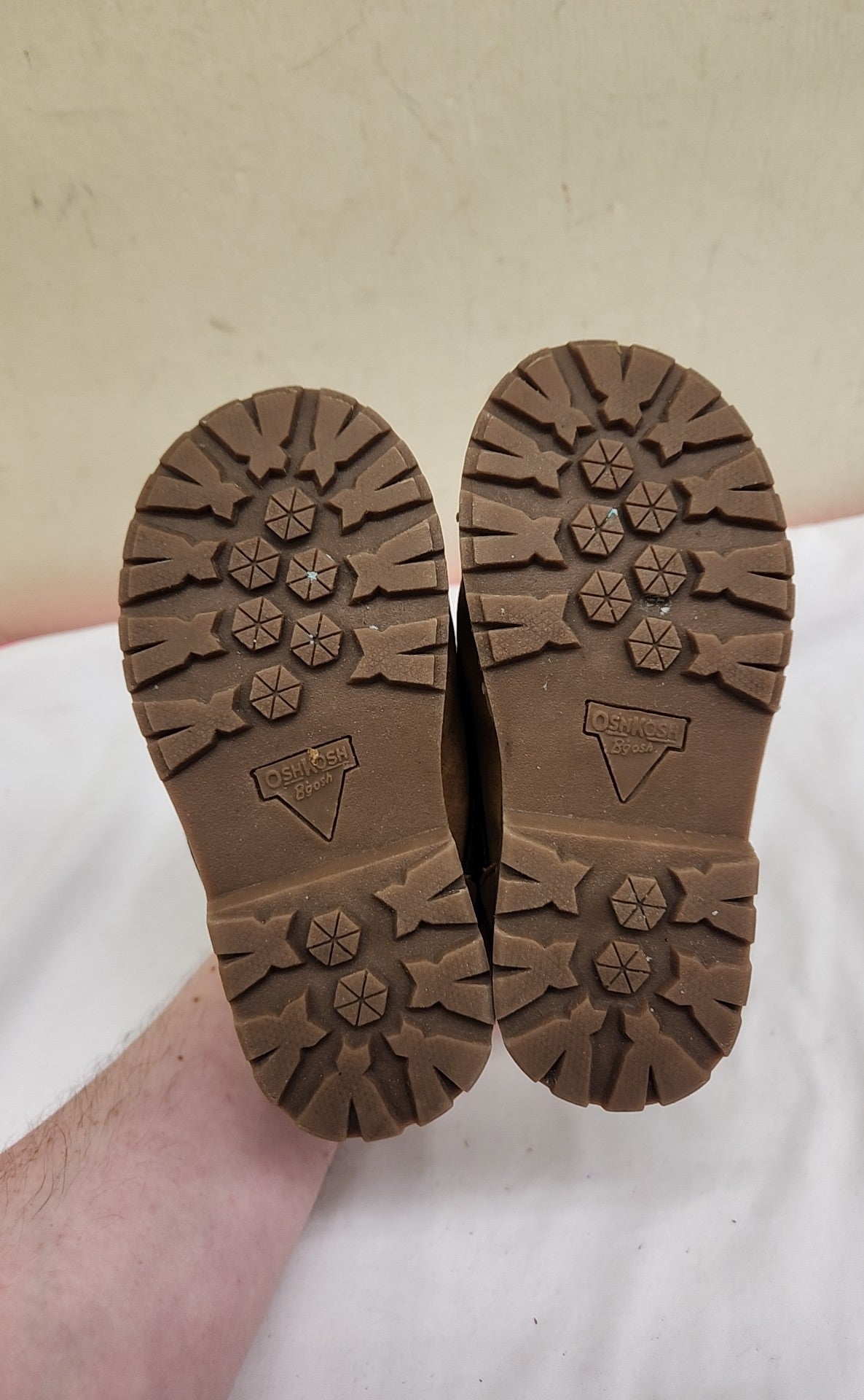 Osh Kosh Boy's Size 8 Brown Shoes