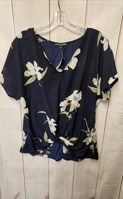West Kei Women's Size M Navy Floral Short Sleeve Top