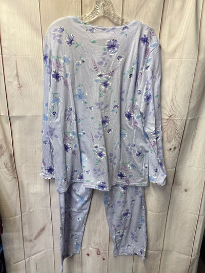 Villager Women's Size L Purple Floral Pajamas