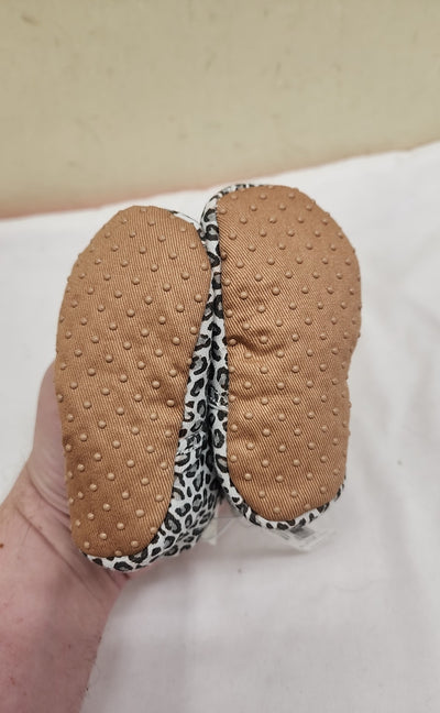 NWT Old Navy Girl's Size 3-6 Months Gray Shoes