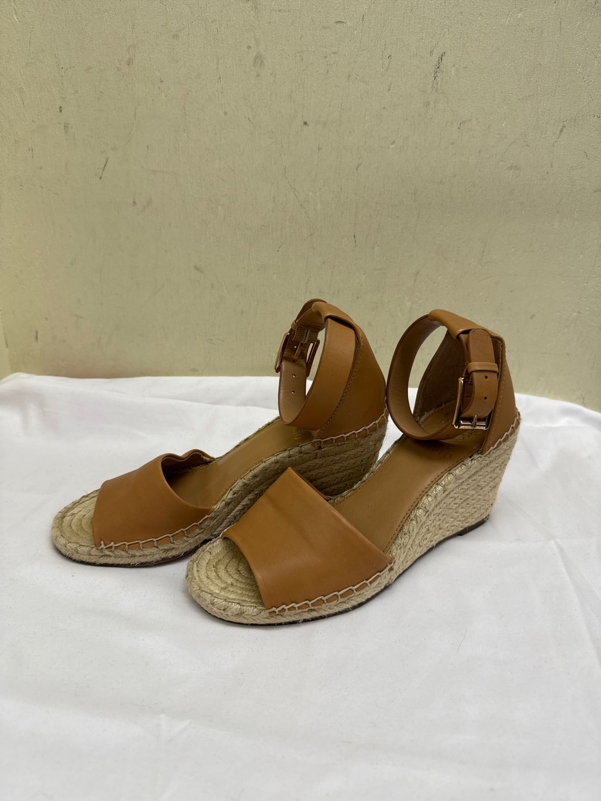 Vince Camuto Women's Size 7 Tan Pumps