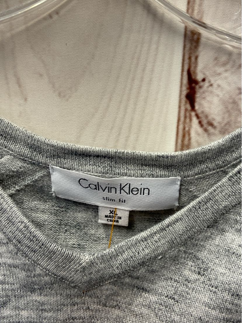 Calvin Klein Men's Size XL Gray Shirt