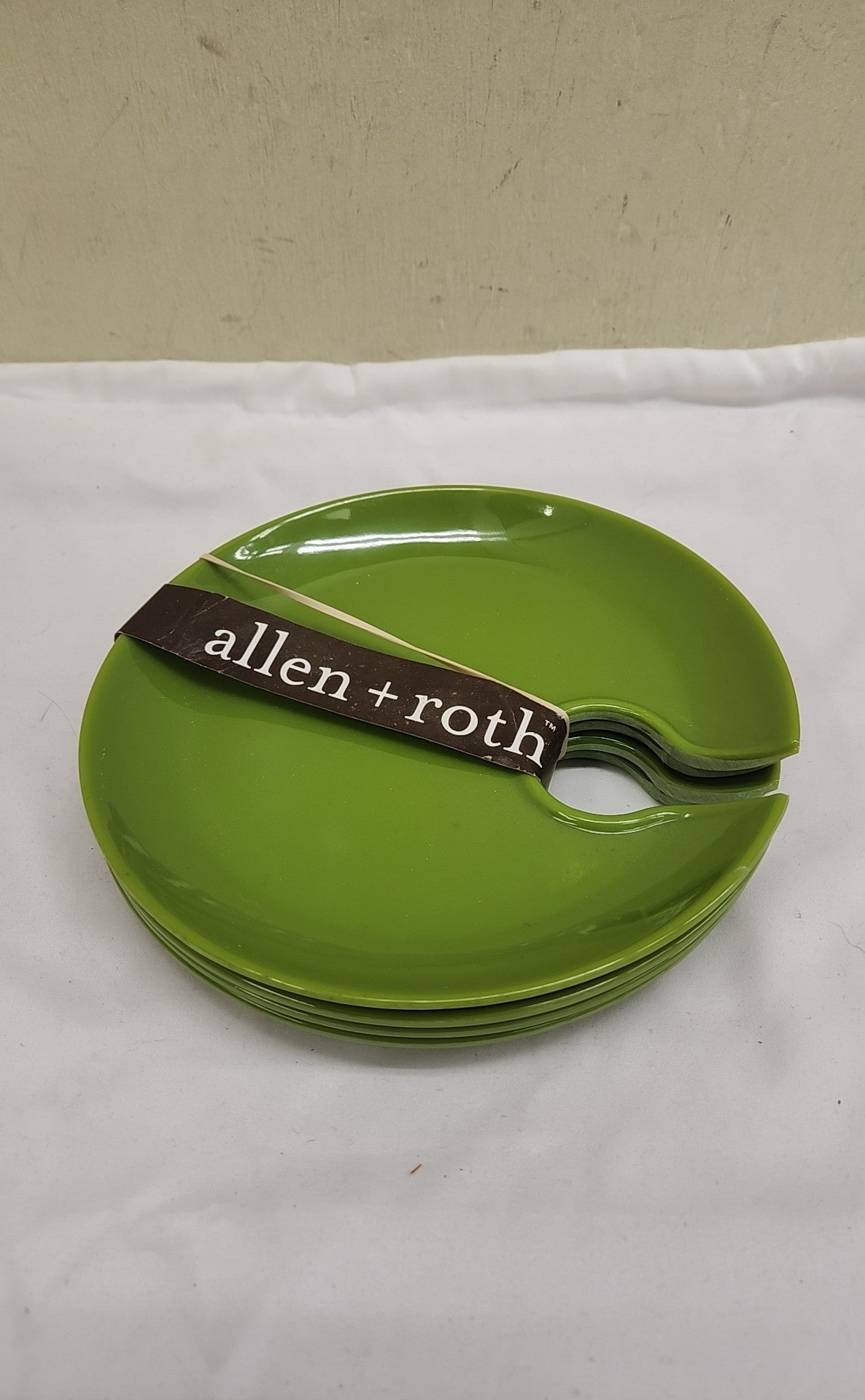 allen + roth Green Appetizer Plates with Wine Holder (set of 4) bbq Party Plates