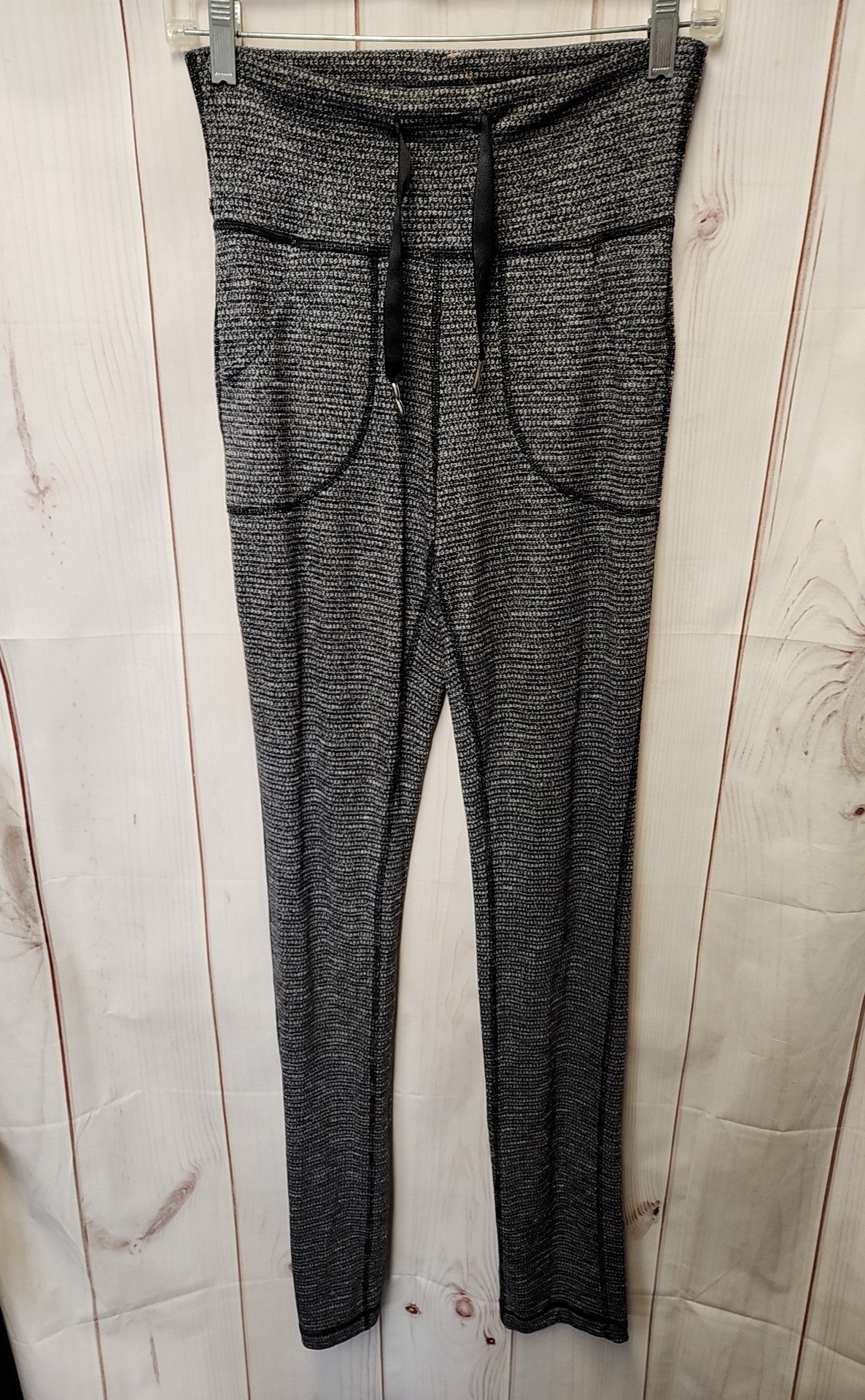 Lululemon Women's Size 6 Black Active Pants