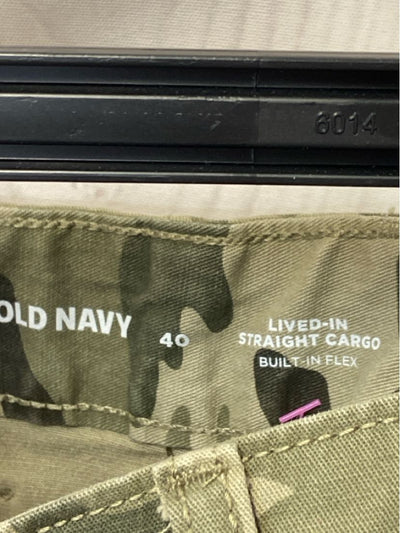 Old Navy Men's Size 10 Green Camoflauge Shorts