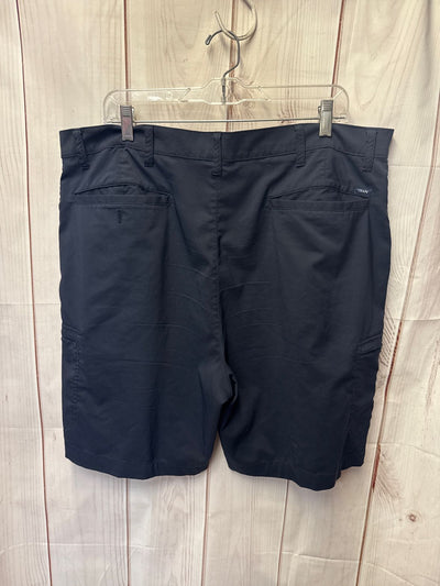 Chaps Men's Size 38 Black Shorts