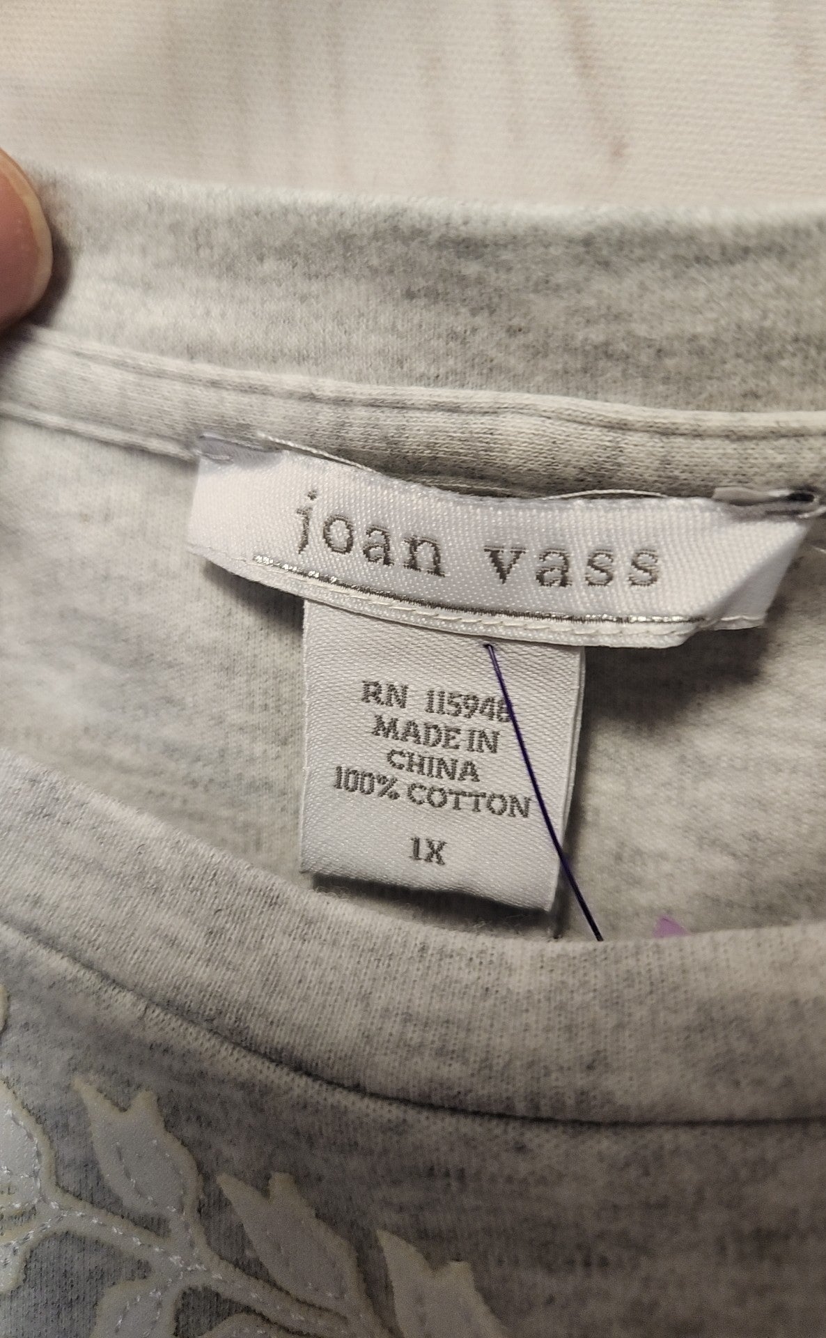 Joan Vass Women's Size 1X Gray Floral Short Sleeve Top