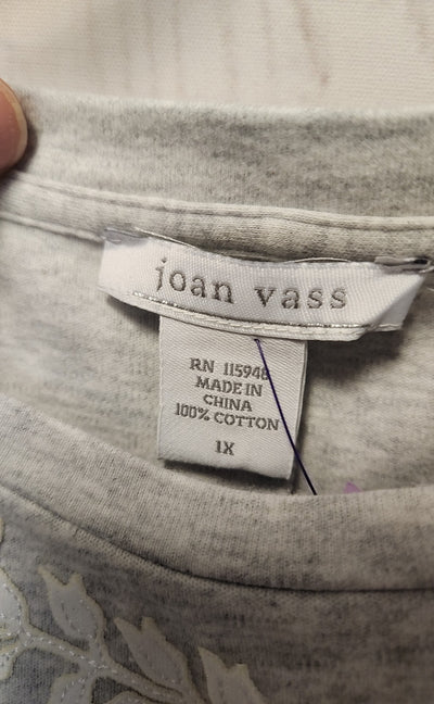 Joan Vass Women's Size 1X Gray Floral Short Sleeve Top