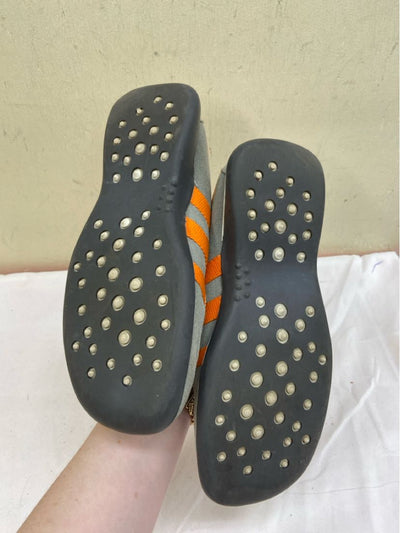 Skechers Women's Size 6 Gray Clogs