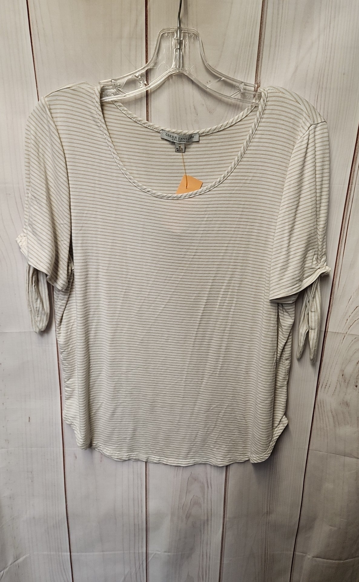 Green Envelope Women's Size M Beige Short Sleeve Top